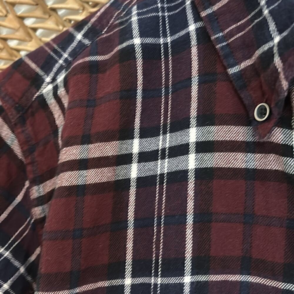 Weatherproof Vintage burgundy and navy flannel button down size large - Picture 5 of 7